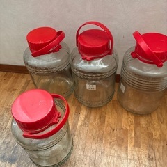 差し上げます！梅干しを作ってました！8リットル瓶3個と5リットル瓶1個の画像