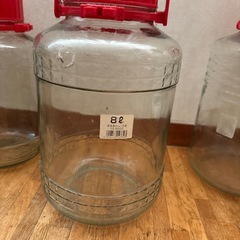 差し上げます！梅干しを作ってました！8リットル瓶3個と5リットル瓶1個の画像