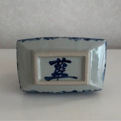 未使用　波模様のグレー陶器一輪挿しの画像
