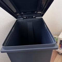 ゴミ箱（黒）の画像