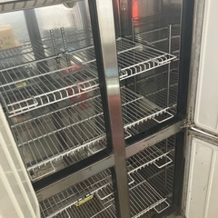 業務用冷蔵庫のジャンク品です、現状で収納庫にいかがでしょう。の画像