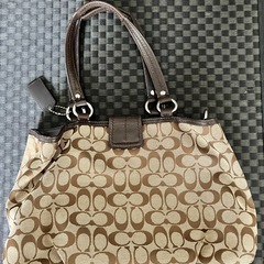 coachハンドバッグの画像