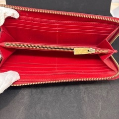 クリスチャンルブタン 長財布 本革 赤 ラウンドジップ 男女OKの画像