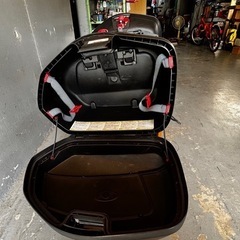 GIVI サイドケース ニンジャ400Rステー付
の画像