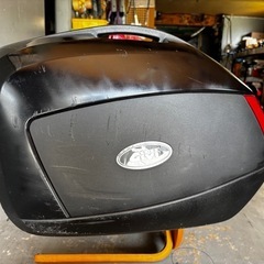 GIVI サイドケース ニンジャ400Rステー付
の画像