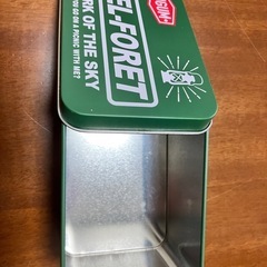 百均小さめの缶の画像