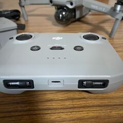 MAVIC AIR2 ドローン ジンバル不良・飛ばない状態 本体・バッテリー3個・リモコン・収納バッグ付きの画像