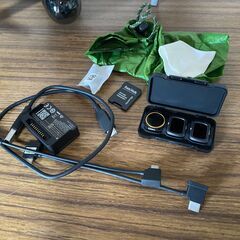 MAVIC AIR2 ドローン ジンバル不良・飛ばない状態 本体・バッテリー3個・リモコン・収納バッグ付きの画像