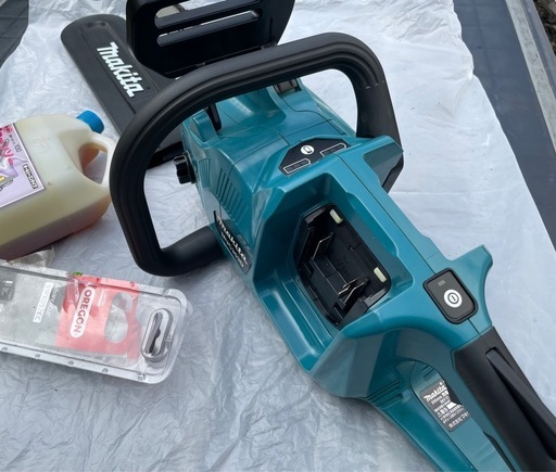 マキタ 充電式チェンソー MUC353D 350mmモデル 電動工具 工具　DIY チェーンソー ※ バッテリー・充電器は付属しません