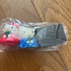 ハローキティ卓上お雛様の画像