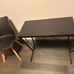 受付終了しました／小型デスク＋チェアの画像