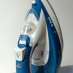 T-fal/スチームアイロンAQUA SPEED 5336と高さ調整可能なアイロン台の画像