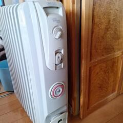 DeLonghi オイル・ラジエターヒーター L字型フラットフィン10枚 R731015EF 【4~10畳用】の画像