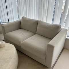 IKEA 2人用ソファーの画像