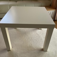 IKEAの白いローテーブル差し上げますの画像