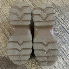 何にでも合う厚底スニーカーの画像