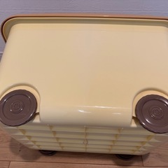 おもちゃケース（タイヤ付き）の画像