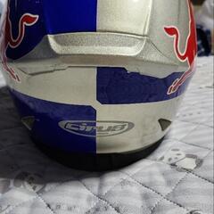 レッドブル　レプリカヘルメットの画像