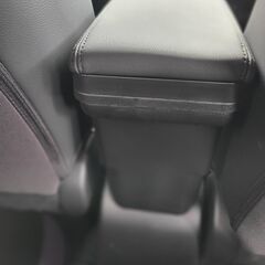 ヤリスクロス 専用 コンソールボックス スライド式 ドリンクホルダー機能搭載 トレイ内蔵 大容量 肘掛け 肘置きの画像