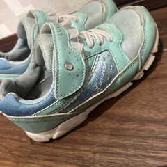 女の子　キッズ　スニーカーの画像