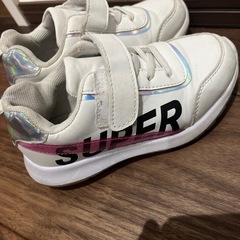 女の子　キッズ　スニーカーの画像