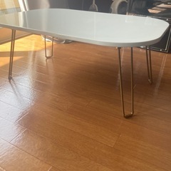 折りたたみテーブルの画像