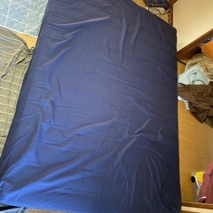 IKEAクイーンサイズマットレスの画像