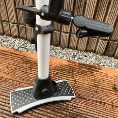 自転車 空気入れ パナレーサー ゲージ付アルミ製フロアポンプ BFP-04AGA3 仏式 米式 英式 1100kPa 英式クリップ付き の画像