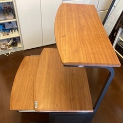 美品　LOAS パソコンデスク
の画像