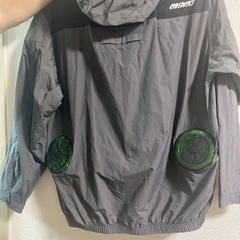 【取引中】バートル 空調服 バッテリー、充電ケーブル付き！ファンは限定カラーですの画像