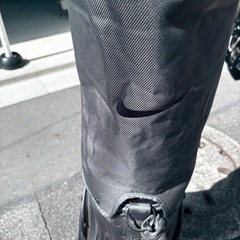 【美品】ナイキ　ゴルフバック　キャディバッグ　
グレーの画像