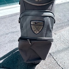 【美品】ナイキ　ゴルフバック　キャディバッグ　
グレーの画像