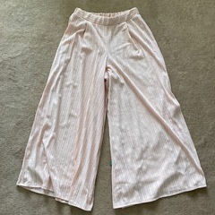 【サーモンピンクのセットアップ】やわらかい色味で着回しやすい上下セットの画像