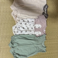 女の子ベビー服とベビーグッズの画像