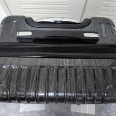 【難あり】黒のキャリーケース　スーツケースの画像