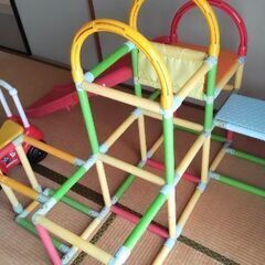 アンパンマン号とジャングルジムの画像