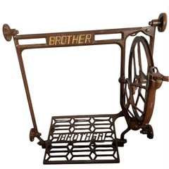 ジャンク品　Brother / ブラザー アンティークミシン 黒の画像