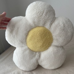 花の形のクッションの画像