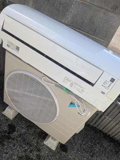 Daikin ルームエアコンAN22UESK-W　主に6-8畳　2017年製 2017年製 ダイキンルームエアコン AN22UESK-Wおもに6畳用 (たっ