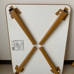 折りたたみテーブルの画像