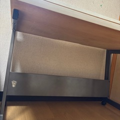 【受渡し10/11午前のみ】パソコンデスクの画像