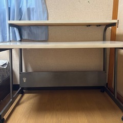 【受渡し10/11午前のみ】パソコンデスクの画像