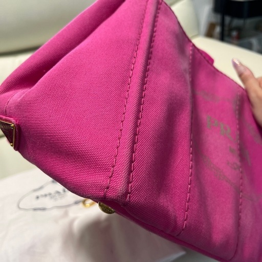 PRADA カナパ　M ピンク　ショルダー保存袋カード付き PRADA カナパ M ピンク ショルダー保存袋カード付き