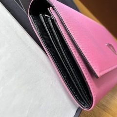 【新品未使用】　PRADA 長財布　プラダ　財布　M608 ベゴニア 二つ折り 三角プレートの画像