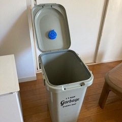 【無料】ゴミ箱3種4個の画像