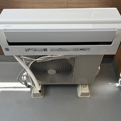 【決まりました】東芝エアコン RAS-J221M／6畳用一式セット！購入時約8万円・2年半使用・美品の画像