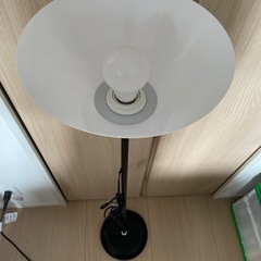 IKEAスタンドライトの画像