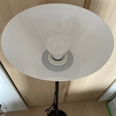 IKEAスタンドライトの画像