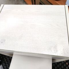 現状特価品 ドレッサー 幅50㎝ コンセント2口付き イス付き 鏡台 メイク台 デスク 化粧台 ホワイト 白 木製 札幌市 平岸店の画像