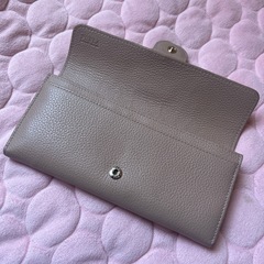 FURLA長財布ベージュ
の画像